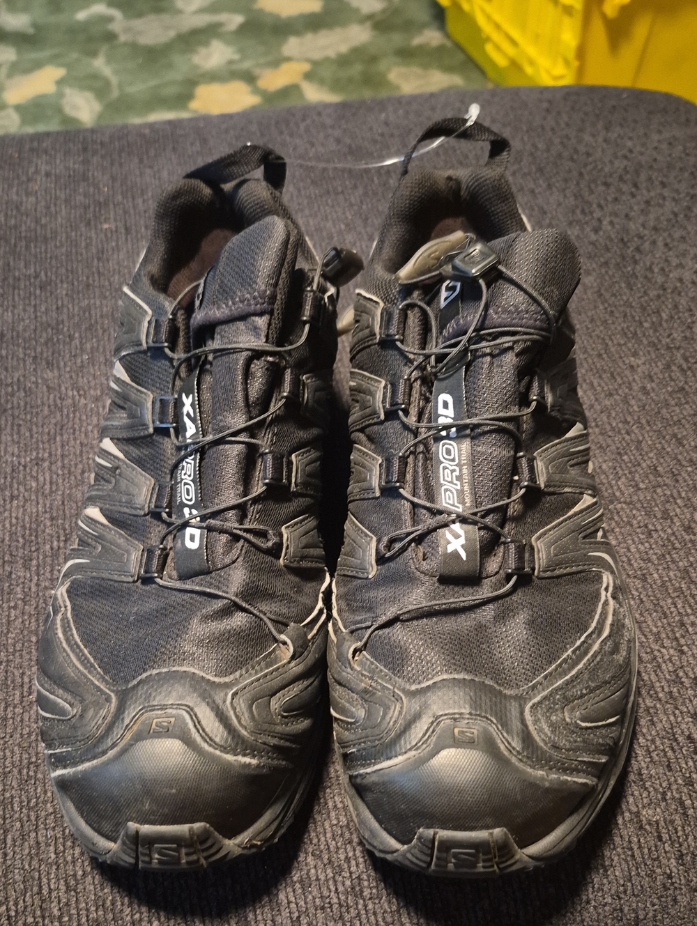 Salomon Men's Black Trail Running Shoes with Quick-Lace System
